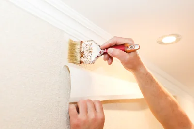 Pose de papier peint à Arcenant — revêtements muraux et toiles de verre